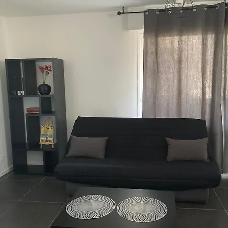 Le Pratik - Parking - Terrasse - Vallier Catane *